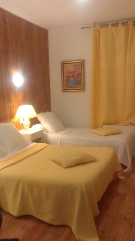 Hotel Chez Cécile Mornas Camera foto
