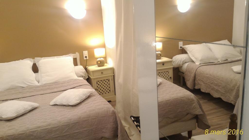 Hotel Chez Cécile Mornas Esterno foto